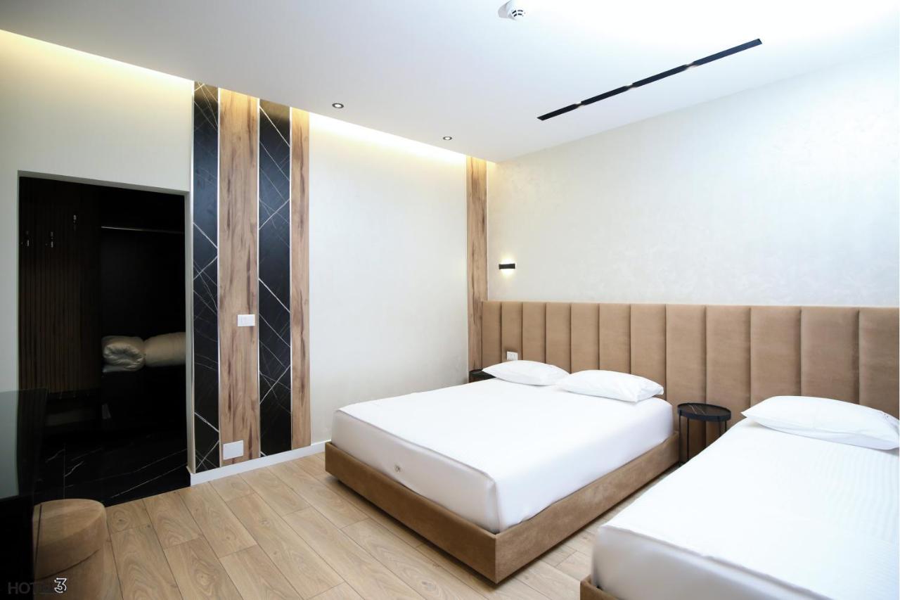 Hotel Three Vlorë Buitenkant foto