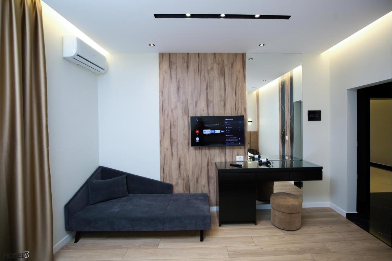 Hotel Three Vlorë Buitenkant foto