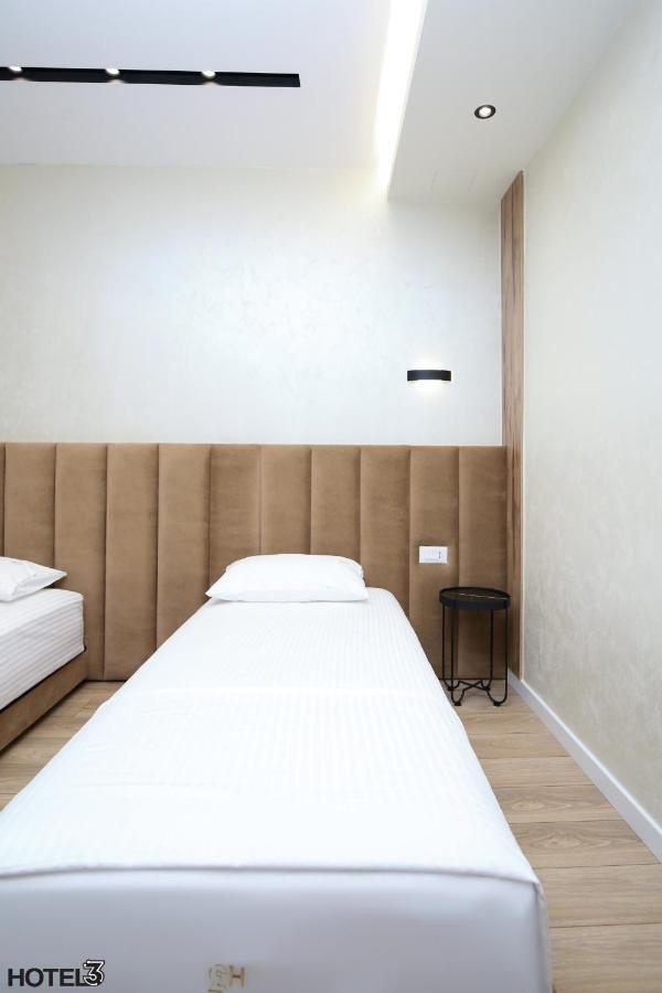 Hotel Three Vlorë Buitenkant foto