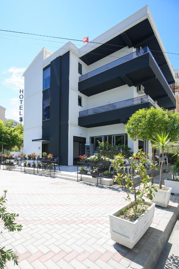Hotel Three Vlorë Buitenkant foto